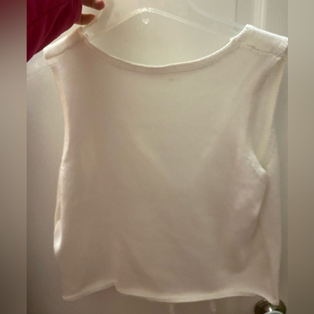 Beachy knit white crop top